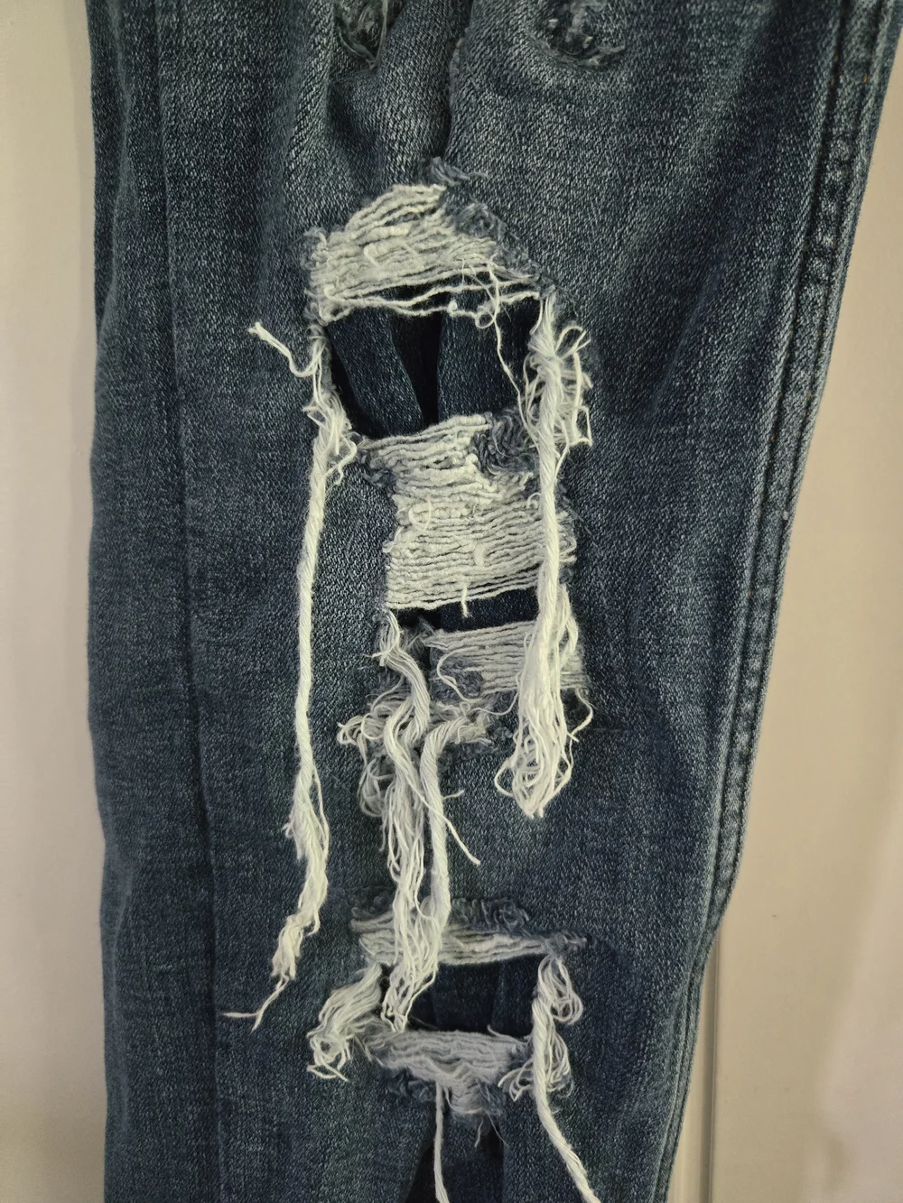 Abercrombie Kids Skinny Jeans 13/14 Blue Distressed Ripped Shredded Denim